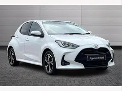 White Used 2024 Toyota Yaris Hybrid Design Hatchback | £17,995 (Good price)