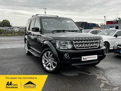 Black Used 2015 Land Rover Discovery 4 HSE SUV | £14,495 (A bit pricey)