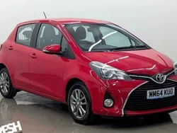Chilli red Used 2015 Toyota Yaris Hatchback | £6,790 (Fair price)