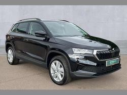 Black magic pearl effect New 2025 Skoda Karoq SE SUV | £28,995 (Super price)