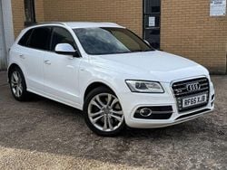 White Used 2015 Audi SQ5 Design SUV | £13,999 (Fair price)