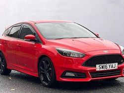 Red Used 2016 Ford Focus ST Hatchback | £9,999 (Fair price)
