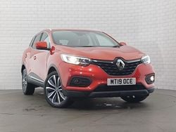 Red Used 2019 Renault Kadjar Iconic SUV | £11,298 (Fair price)
