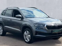 Graphite grey metallic Used 2025 Skoda Karoq SE Drive SUV | £22,495 (Fair price)