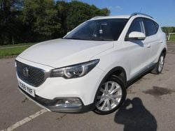 White Used 2018 MG ZS Excite Sedan | £9,990 (Fair price)