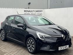 Metallic diamond black Used 2022 Renault Clio V Iconic Hatchback | £13,391 (Good price)