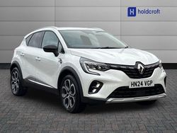 White Used 2024 Renault Captur SUV | £15,175 (Fair price)