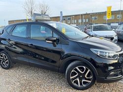 Black Used 2016 Renault Captur Dynamique SUV | £5,495 (Fair price)