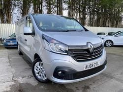 Silver Used 2018 Renault Trafic MPV | £9,495 (Super price)