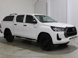 White Used 2022 Toyota HiLux Active Pickup | £26,495 (Expensive)