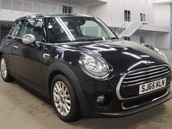 Black Used 2015 Mini Cooper Hatch Hatchback | £7,600 (Good price)