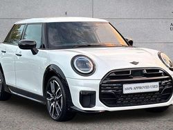 White Used 2025 Mini Cooper S Hatch Hatchback | £30,490 (Expensive)