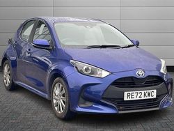 Galactic blue Used 2022 Toyota Yaris Hybrid Hatchback | £15,995 (Fair price)
