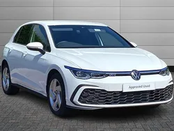 Pure white New 2025 VW Golf VIII GTE Hatchback | £29,195 (Fair price)