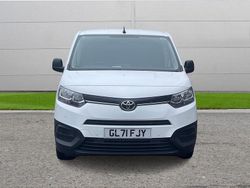 White Used 2021 Toyota Proace Active MPV | £11,480 (Fair price)