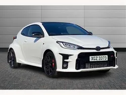 Pure white Used 2022 Toyota Yaris Hatchback | £31,990 (Fair price)