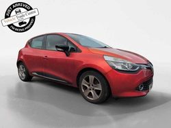 Red Used 2013 Renault Clio IV Dynamique Hatchback | £4,599 (Fair price)