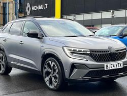 Special two tone matte shadow grey with diamond black roof Used 2024 Renault Austral Iconic Esprit Alpine SUV | £26,598 (Fair price)