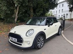 White Used 2018 Mini Cooper Hatch Hatchback | £9,000 (Good price)
