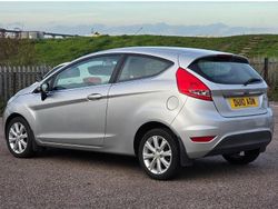 Silver Used 2010 Ford Fiesta Zetec Hatchback | £2,599 (Good price)