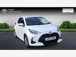 White Used 2022 Toyota Yaris Hybrid Hatchback | £15,629 (Good price)