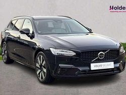 Used 2025 Volvo V90 Plus Estate | £38,990 (Expensive)