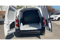 White New 2024 Vauxhall Combo S MPV | £17,499 (Good price)