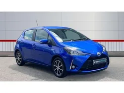 Blue Used 2018 Toyota Yaris Hybrid Hatchback | £11,802 (Good price)