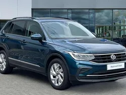 Nightshade blue metallic Used 2022 VW Tiguan Life SUV | £20,304 (Super price)