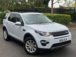 White Used 2015 Land Rover Discovery Sport SE SUV | £11,500 (Fair price)