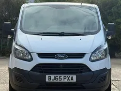 White Used 2015 Ford Transit Custom | £7,490 (Fair price)