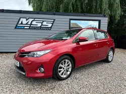Red Used 2013 Toyota Auris Hatchback | £4,495 (Good price)