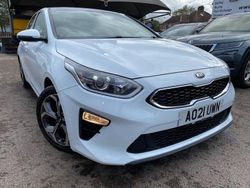 White Used 2021 Kia Ceed 3 Hatchback | £11,499 (Good price)