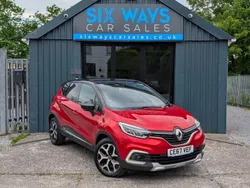 Red black Used 2017 Renault Captur Signature SUV | £9,690 (Fair price)