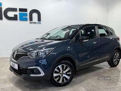 Blue/black Used 2019 Renault Captur Play SUV | £8,450 (Fair price)