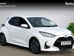 White Used 2022 Toyota Yaris Hybrid Design Hatchback | £15,252 (Fair price)