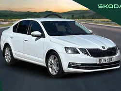 Moon white metallic Used 2019 Skoda Octavia Hatchback | £11,450 (Fair price)