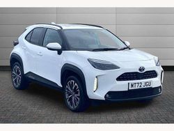 White Used 2022 Toyota Yaris Hybrid SUV | £22,350 (A bit pricey)