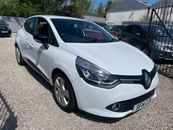 White Used 2014 Renault Clio IV Dynamique Hatchback | £6,000 (Fair price)