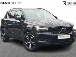 Onyx black Used 2022 Volvo XC40 R-Design SUV | £23,792 (Fair price)