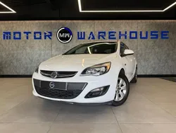 White Used 2015 Vauxhall Astra Design Edition Hatchback | £3,490 (Good price)