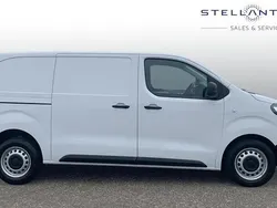 White Used 2022 Vauxhall Vivaro S Van | £12,083 (Good price)