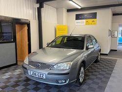 Silver Used 2006 Ford Mondeo Ghia Hatchback | £995 (Fair price)