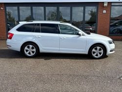 Yellow Used 2019 Skoda Octavia SE Technology Estate | £11,750 (Fair price)