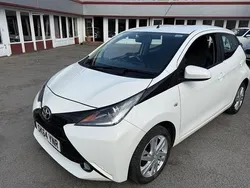 White Used 2014 Toyota Aygo x-press Hatchback | £5,495 (Fair price)