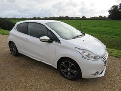 White Used 2012 Peugeot 208 Allure Hatchback | £2,750 (Fair price)