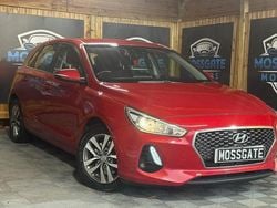 Red Used 2018 Hyundai i30 SE Hatchback | £7,795 (Fair price)