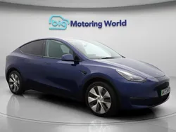 Blue Used 2022 Tesla Model Y Long Range SUV | £25,000 (Good price)