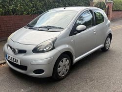 Silver Used 2011 Toyota Aygo Hatchback | £3,195 (Fair price)