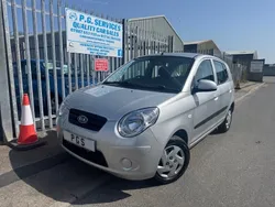 Silver Used 2009 Kia Picanto 2 Hatchback | £3,499 (Fair price)